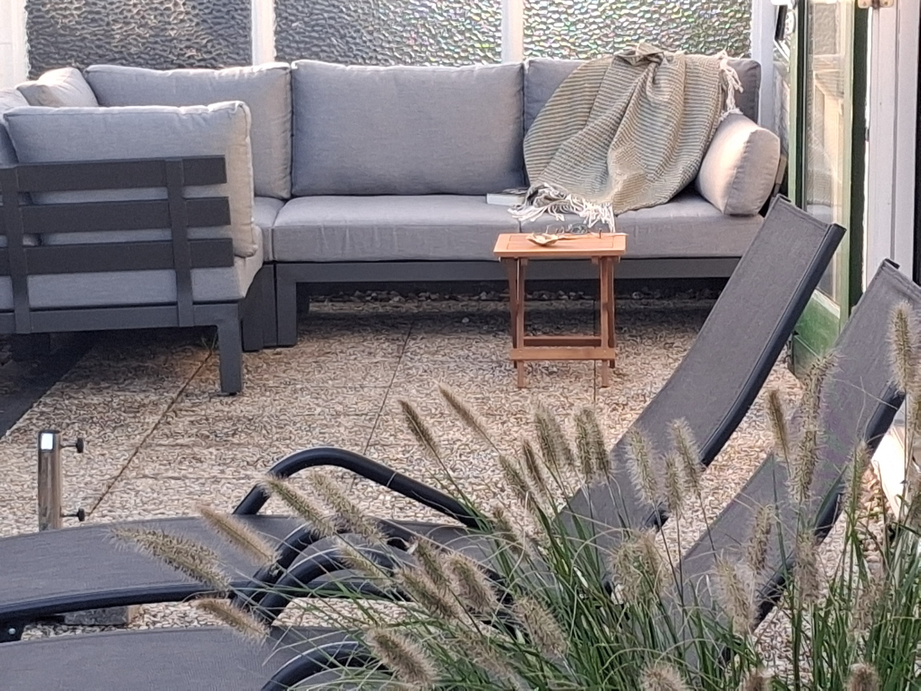 Klantfoto: Showroommodel SUNS Vita hoek loungeset 3 delig verstelbaar wased grey / matt royal grey